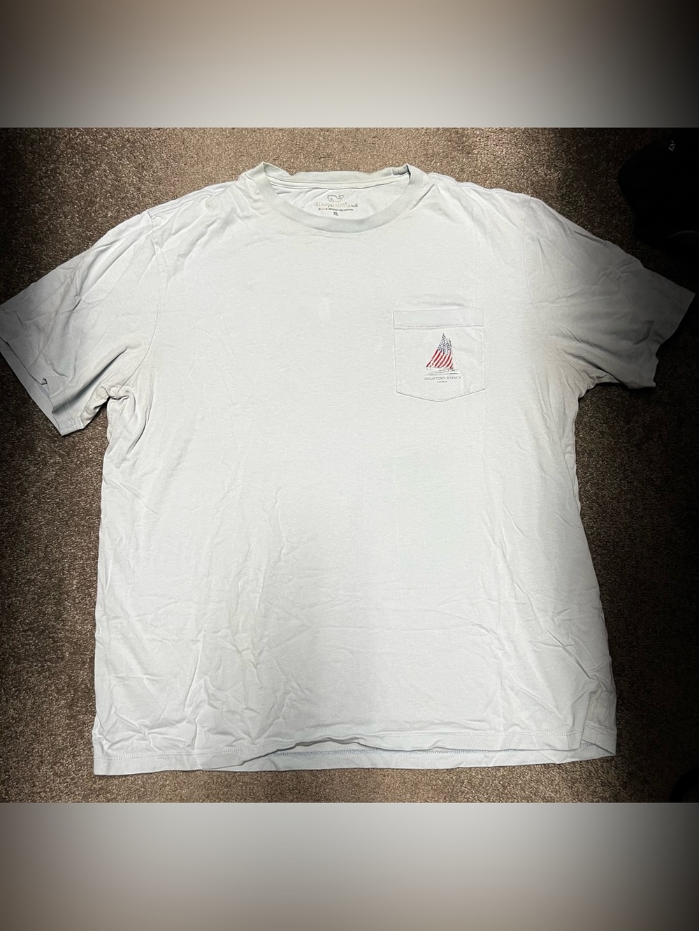 Vineyard Vines Men's Pale Blue Short-Sleeve Pocket Tee with Flag Sail‎